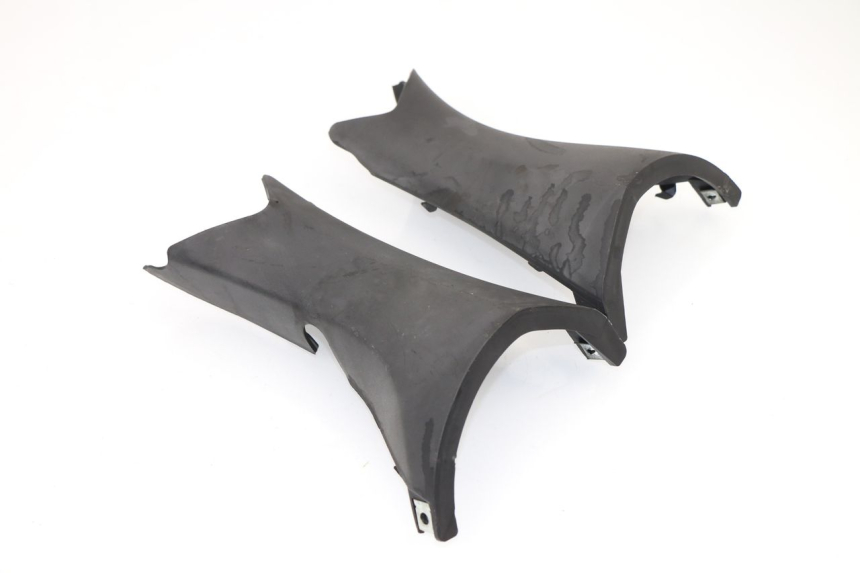 photo de TAPA MANILLAR DELANTERO SYM GTS 250 (2005 - 2008)