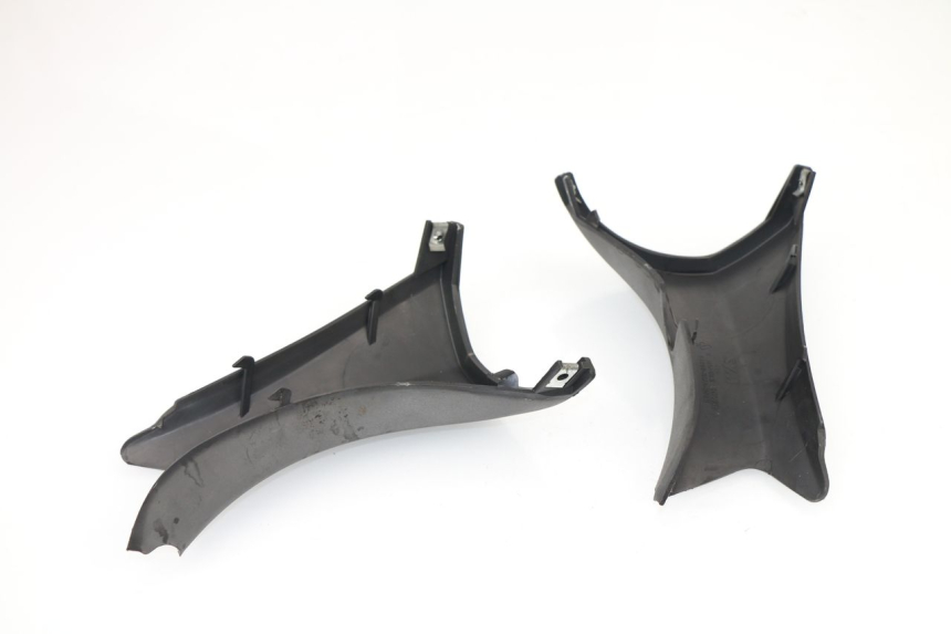 photo de TAPA MANILLAR DELANTERO SYM GTS 250 (2005 - 2008)