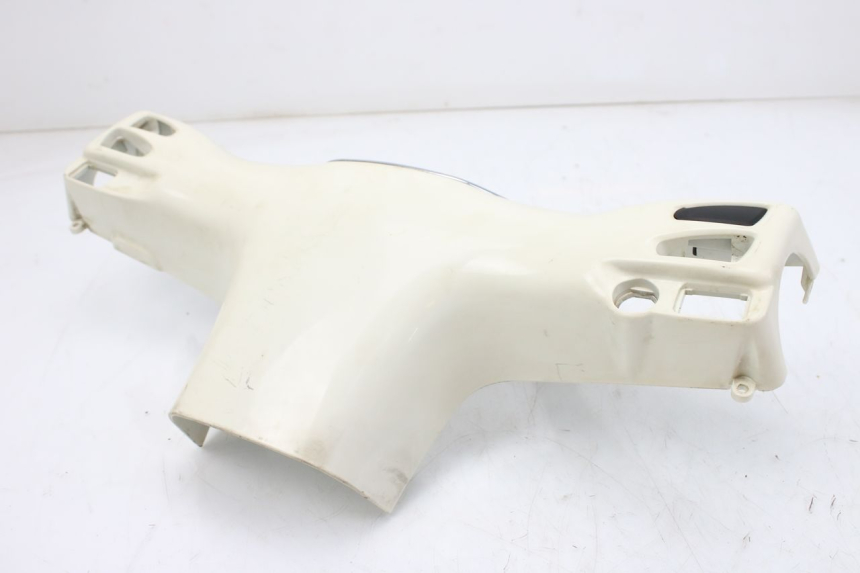 photo de CUBIERTA DE MANILLAR TRASERO PIAGGIO VESPA GTS IGET ABS 125 (2017 - 2023)