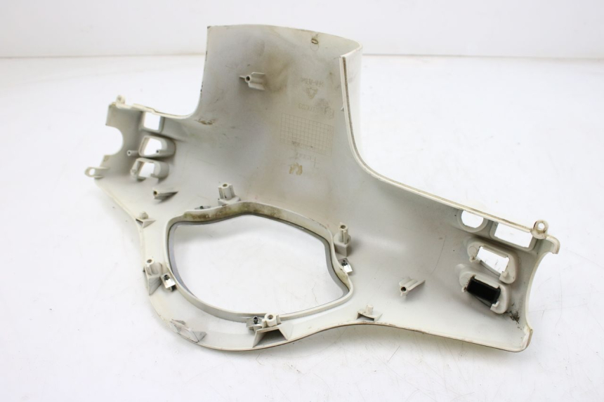photo de CUBIERTA DE MANILLAR TRASERO PIAGGIO VESPA GTS IGET ABS 125 (2017 - 2023)
