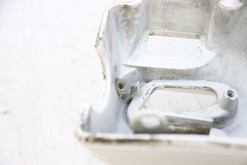 photo de TAPA MANILLAR DELANTERO PIAGGIO VESPA GTS SUPER IE 125 (2009 - 2016) - Detalle de la pieza