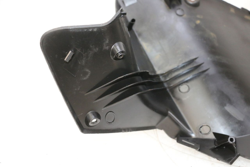 photo de CUBIERTA DEL MANILLAR TRASERO YAMAHA XMAX X-MAX 125 (2006 - 2009) - Zoom estado de uso