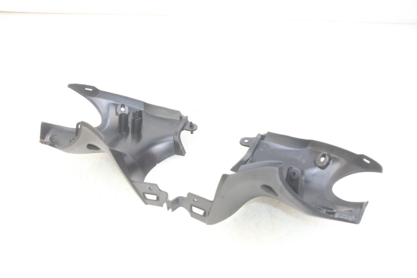 photo de CUBIERTA DEL MANILLAR TRASERO YAMAHA HW XENTER 125 (2011 - 2017)