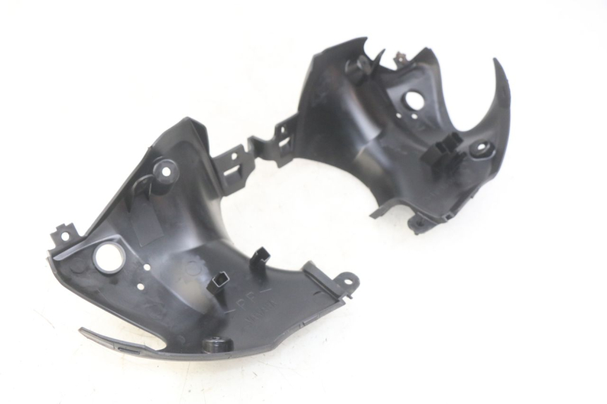 photo de CUBIERTA DEL MANILLAR TRASERO YAMAHA HW XENTER 125 (2011 - 2017)