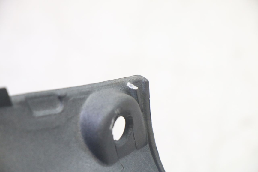 photo de CUBIERTA DEL MANILLAR DELANTERO KYMCO AGILITY 4T 50 (2018 - 2022) - Detalles de los puntos de fijación