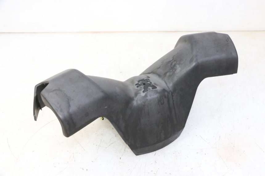 photo de CUBIERTA DEL MANILLAR DELANTERO PEUGEOT CITYSTAR 50 (2013 - 2017)