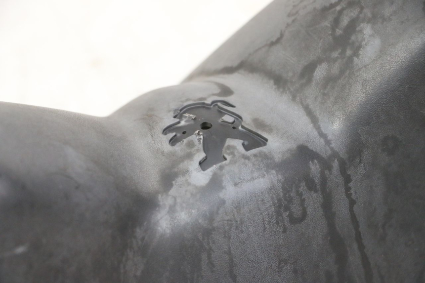 photo de CUBIERTA DEL MANILLAR DELANTERO PEUGEOT CITYSTAR 50 (2013 - 2017)