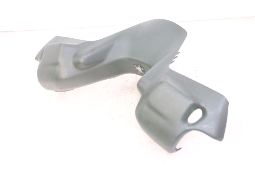 photo de CUBIERTA DEL MANILLAR DELANTERO PEUGEOT ELYSEO 125 (1999 - 2004)
