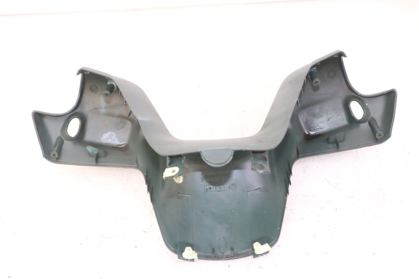 photo de CUBIERTA DEL MANILLAR DELANTERO PEUGEOT ELYSEO 125 (1999 - 2004)