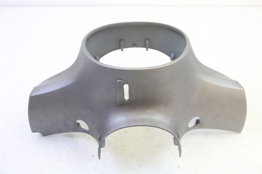 photo de CUBIERTA DEL MANILLAR DELANTERO SYM FIDDLE 3 III 125 (2014 - 2020) - Zoom estado de uso