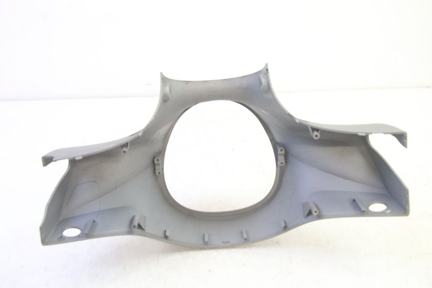 photo de CUBIERTA DEL MANILLAR DELANTERO SYM FIDDLE 3 III 125 (2014 - 2020) - Primer plano técnico