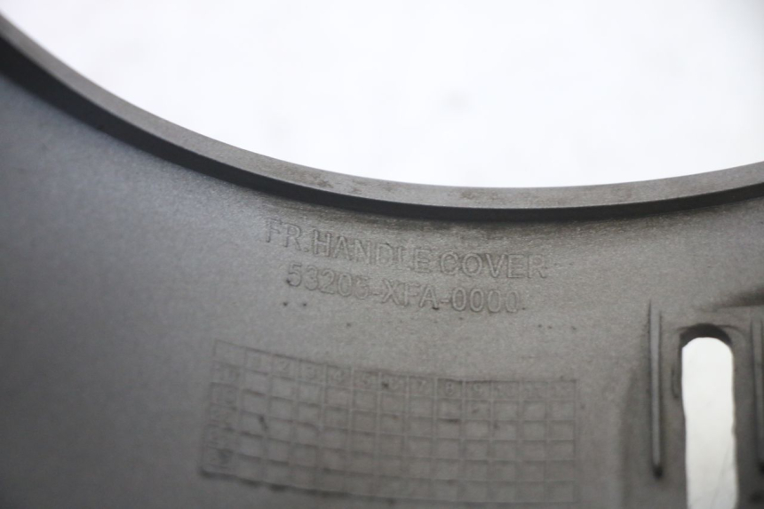 photo de CUBIERTA DEL MANILLAR DELANTERO SYM FIDDLE 3 III 125 (2014 - 2020) - Detalles de los puntos de fijación