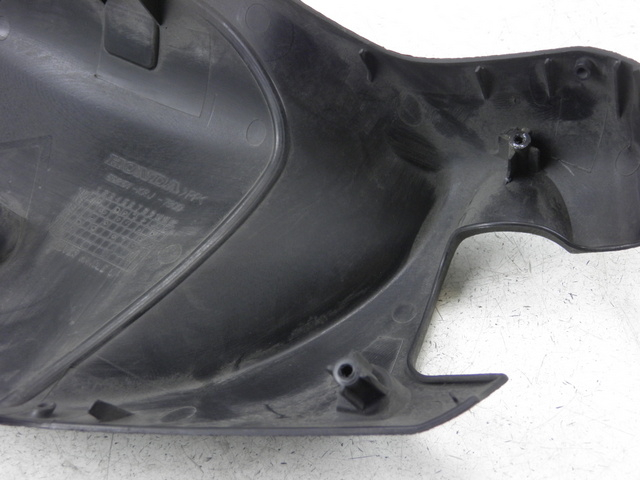 photo de CUBIERTA DEL MANILLAR DELANTERO HONDA FES S-WING SWING ABS 125 (2007 - 2015)