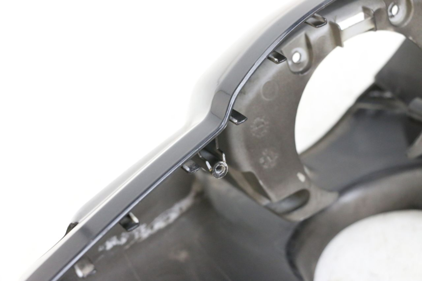 photo de CUBIERTA DEL MANILLAR DELANTERO KYMCO LIKE 125 (2009 - 2016) - Primer plano técnico