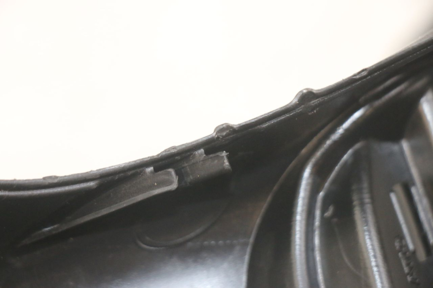 photo de TAPA MANILLAR TRASERO PIAGGIO MP3 HPE 300 (2019 - 2026) - Otra perspectiva