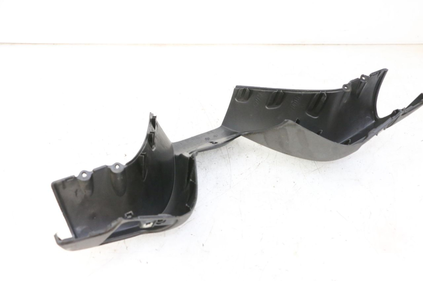 photo de CUBIERTA DEL MANILLAR DELANTERO PIAGGIO MP3 125 (2006 - 2014)