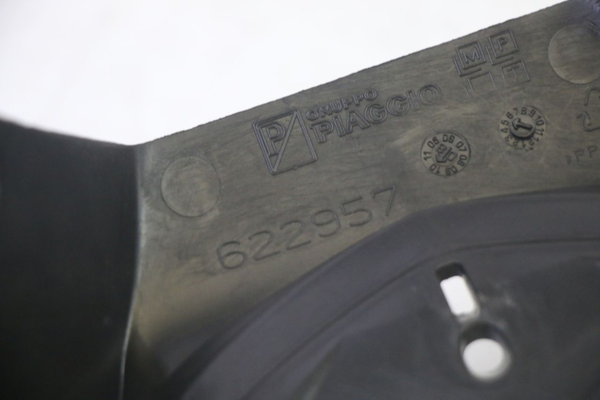 photo de TAPA MANILLAR TRASERO PIAGGIO MP3 RL 250 (2007 - 2010) - Vista general del producto