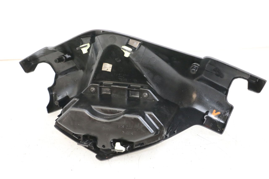 photo de TAPA MANILLAR TRASERO PEUGEOT SATELIS 125 (2010 - 2012)