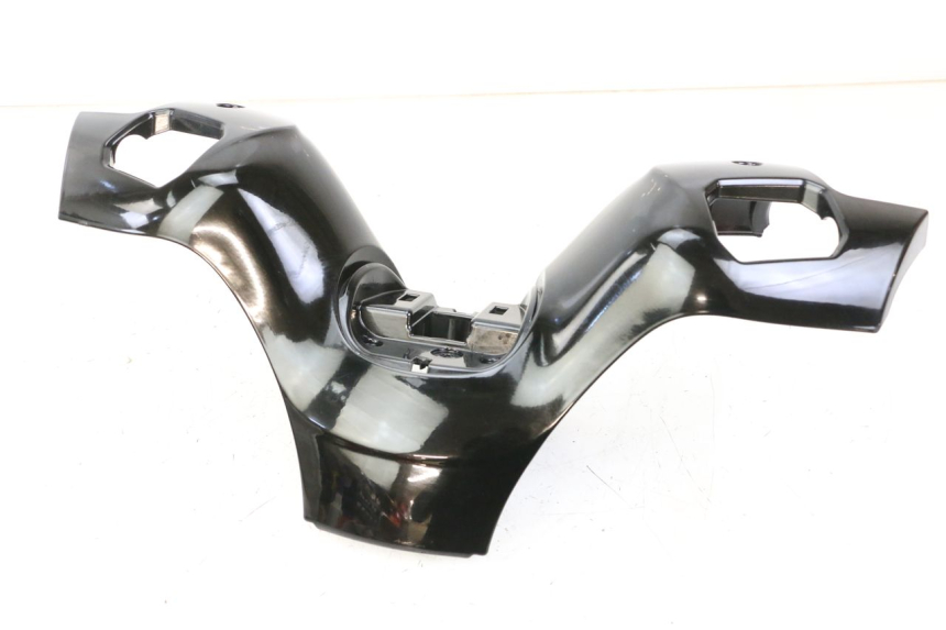 photo de CUBIERTA DEL MANILLAR DELANTERO PIAGGIO MP3 500 (2014 - 2016)
