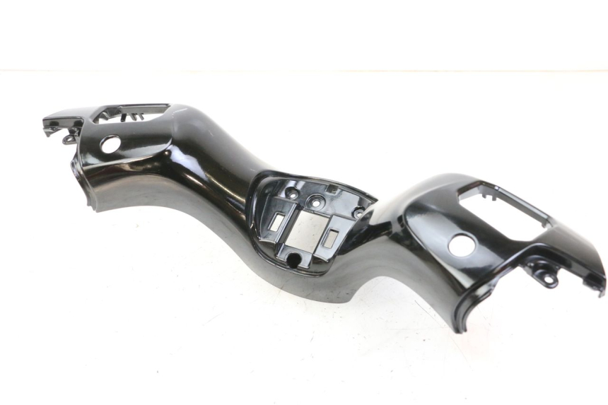 photo de CUBIERTA DEL MANILLAR DELANTERO PIAGGIO MP3 500 (2014 - 2016)