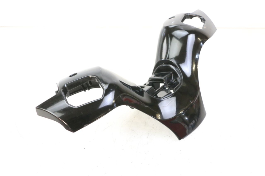 photo de CUBIERTA DEL MANILLAR DELANTERO PIAGGIO MP3 500 (2014 - 2016)