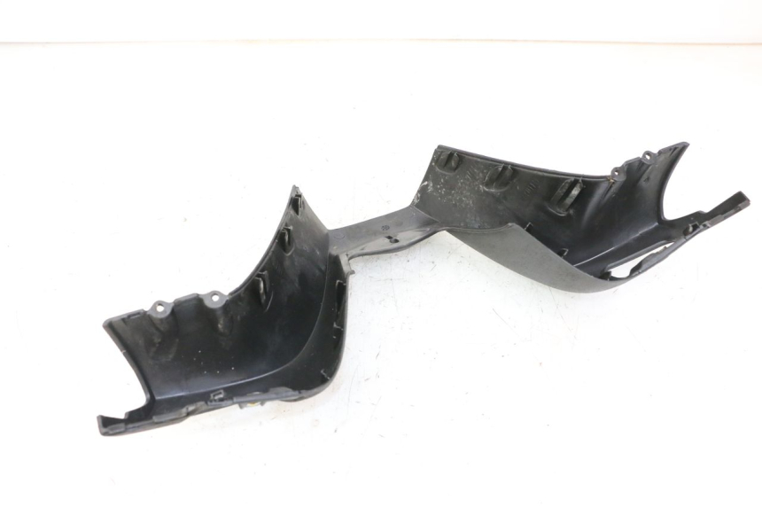 photo de CUBIERTA DEL MANILLAR DELANTERO PIAGGIO MP3 125 (2006 - 2014)