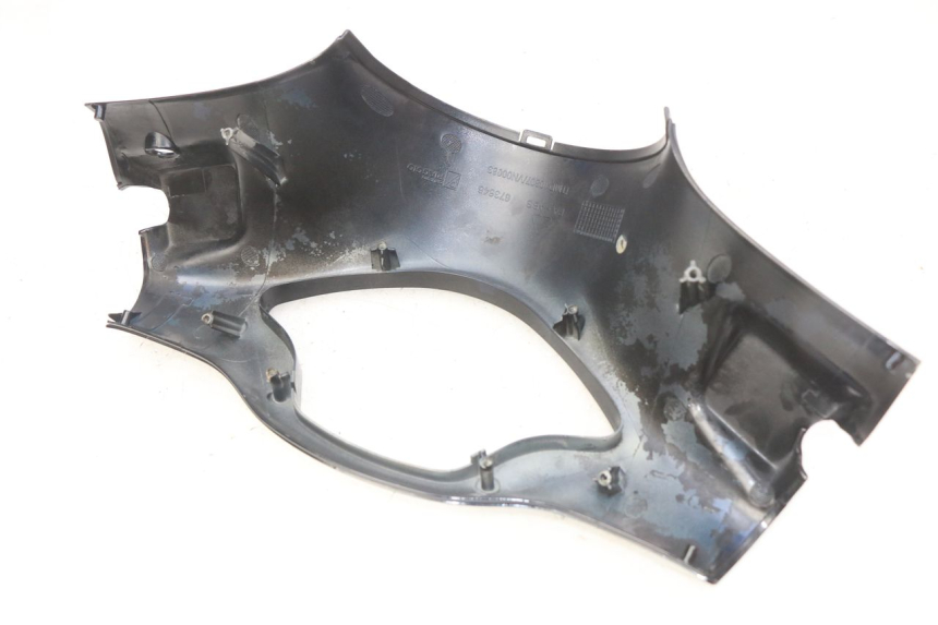 photo de CUBIERTA DEL MANILLAR DELANTERO PIAGGIO VESPA PRIMAVERA 2T 50 (2013 - 2018)