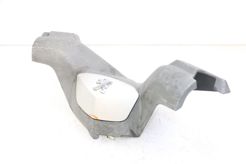 photo de TAPA MANILLAR TRASERO PEUGEOT SATELIS 125 (2013 - 2018)
