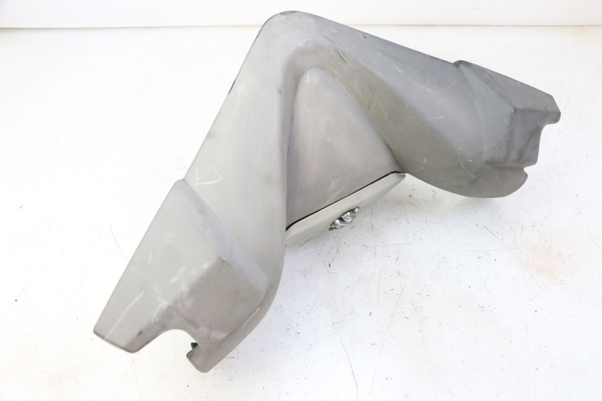 photo de TAPA MANILLAR TRASERO PEUGEOT SATELIS 125 (2010 - 2012)