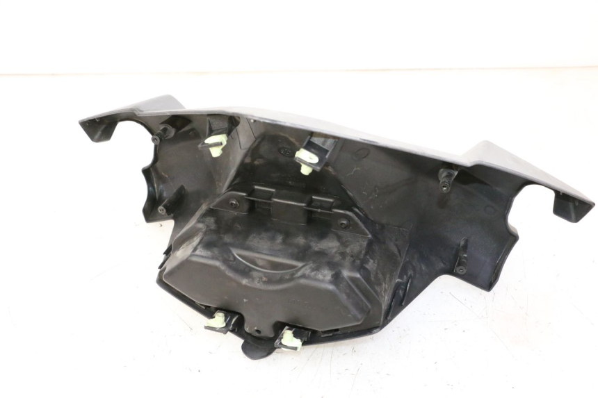 photo de TAPA MANILLAR TRASERO PEUGEOT SATELIS 125 (2010 - 2012)