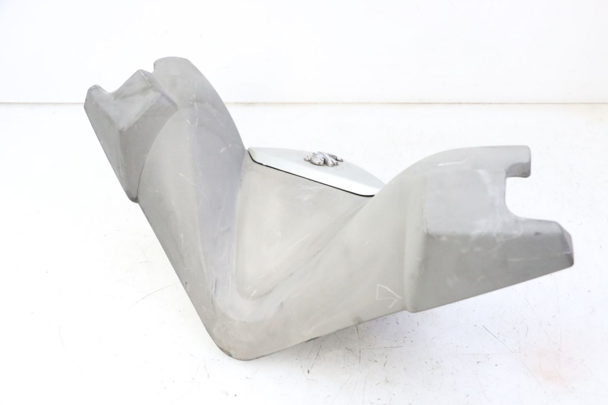 photo de TAPA MANILLAR TRASERO PEUGEOT SATELIS 125 (2010 - 2012)