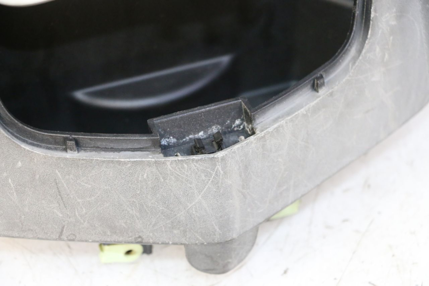 photo de TAPA MANILLAR TRASERO PEUGEOT SATELIS 125 (2010 - 2012)