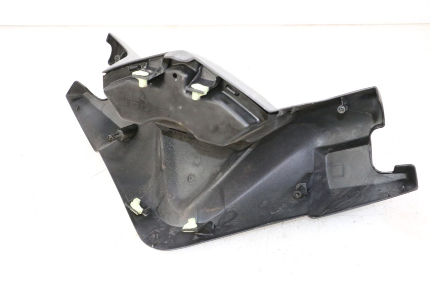 photo de TAPA MANILLAR TRASERO PEUGEOT SATELIS 125 (2010 - 2012)