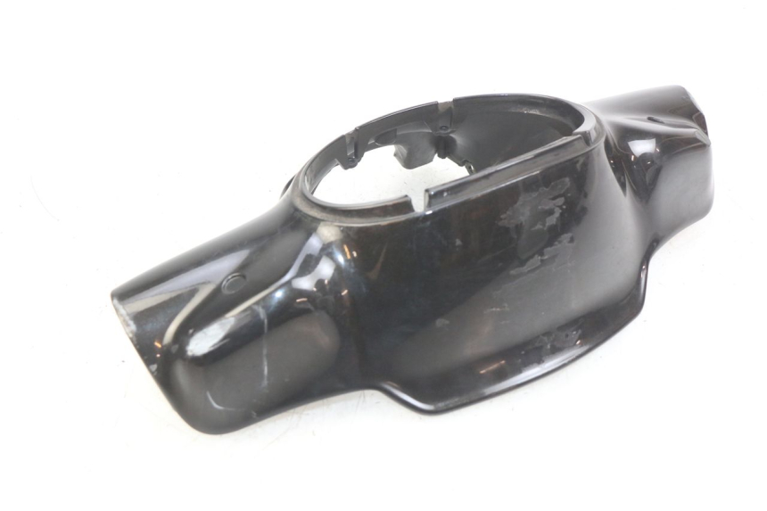 photo de CUBIERTA DEL MANILLAR DELANTERO APRILIA SCARABEO 100 (2003 - 2012)