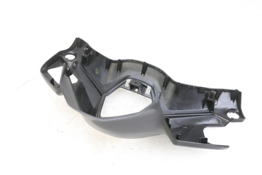 photo de TAPA MANILLAR TRASERO YAMAHA TRICITY 300 (2020 - 2024) - Detalle de la pieza
