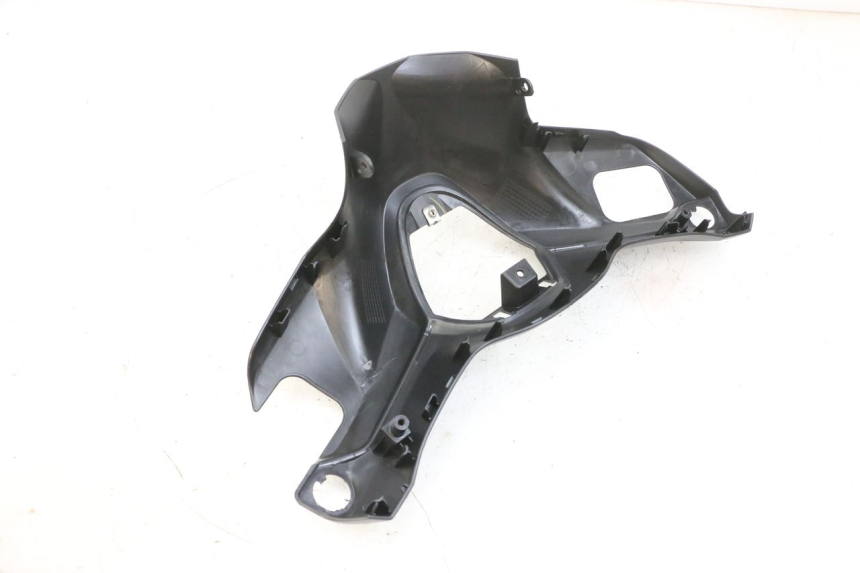 photo de TAPA MANILLAR TRASERO YAMAHA TRICITY 300 (2020 - 2024) - Zoom estado de uso