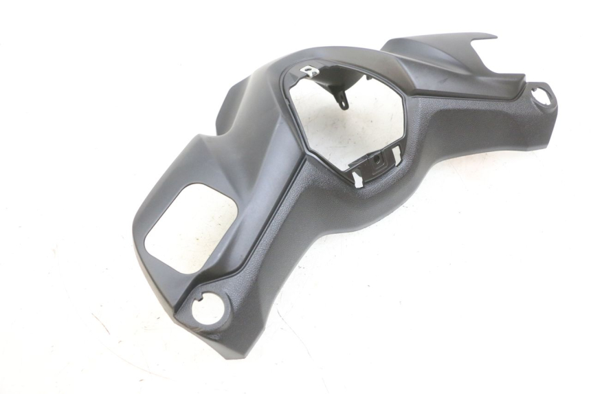 photo de TAPA MANILLAR TRASERO YAMAHA TRICITY 300 (2020 - 2024) - Primer plano técnico