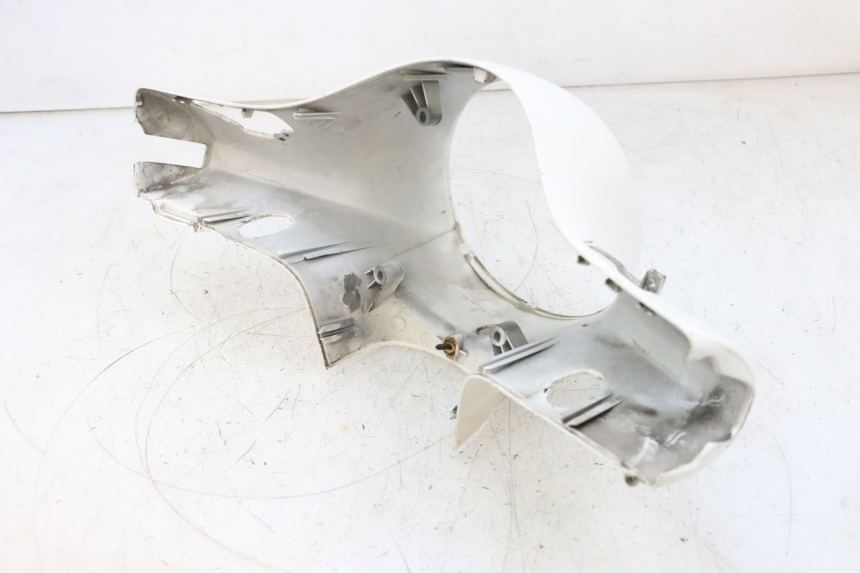 photo de TAPA MANILLAR TRASERO PIAGGIO VESPA GTS SUPER IE 125 (2009 - 2016) - Estado de la superficie y material