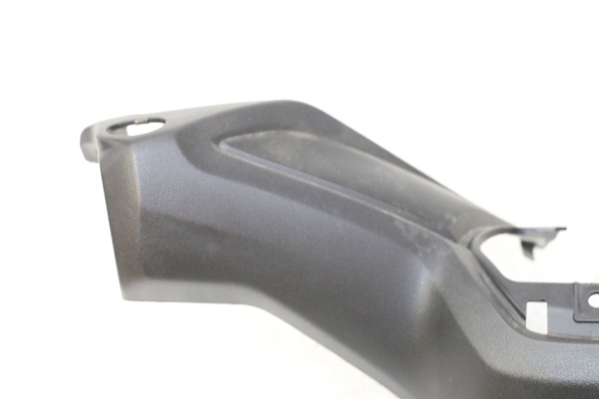 photo de TAPA MANILLAR TRASERO YAMAHA XMAX X-MAX 125 (2021 - 2025)