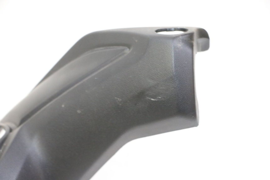 photo de TAPA MANILLAR TRASERO YAMAHA XMAX X-MAX 125 (2021 - 2025)