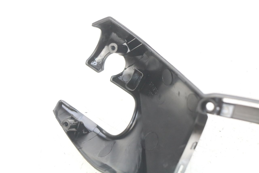 photo de CUBIERTA DEL MANILLAR DELANTERO YAMAHA X-MAX XMAX 125 (2010 - 2014)