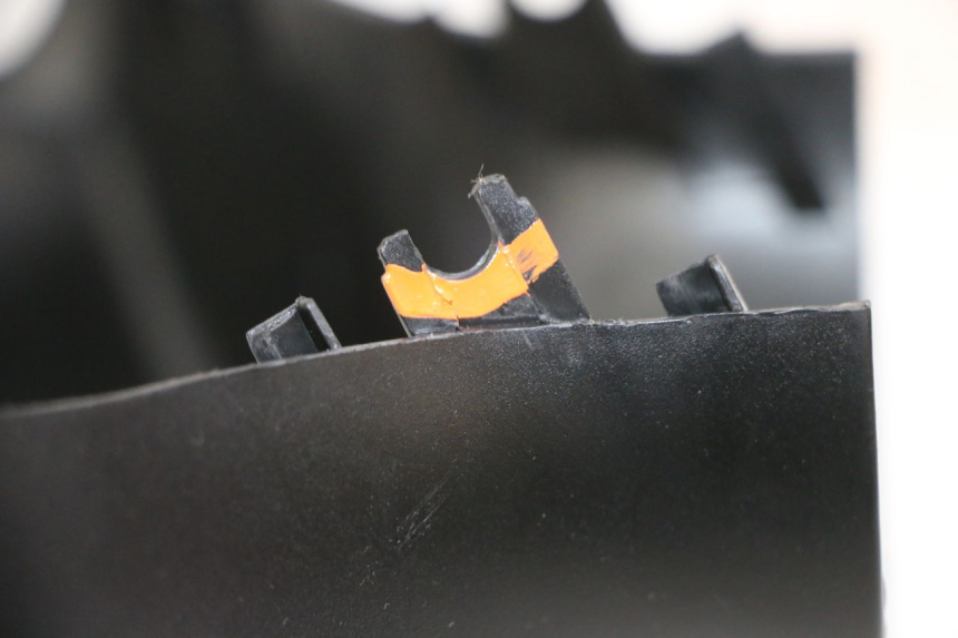 photo de CUBIERTA DEL MANILLAR DELANTERO PIAGGIO ZIP 2T 50 (2009 - 2019) - Detalle de la pieza