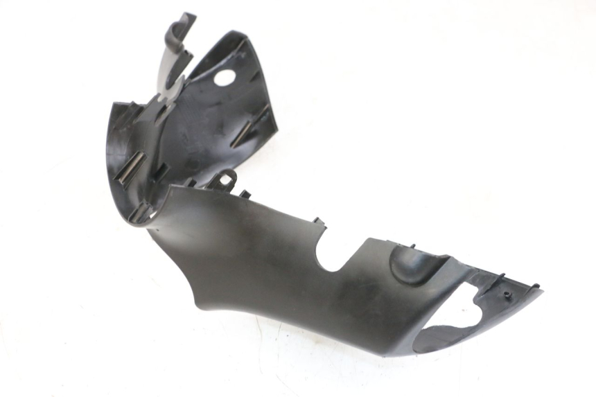 photo de CUBIERTA DEL MANILLAR DELANTERO PIAGGIO ZIP 2T 50 (2009 - 2019) - Otra perspectiva