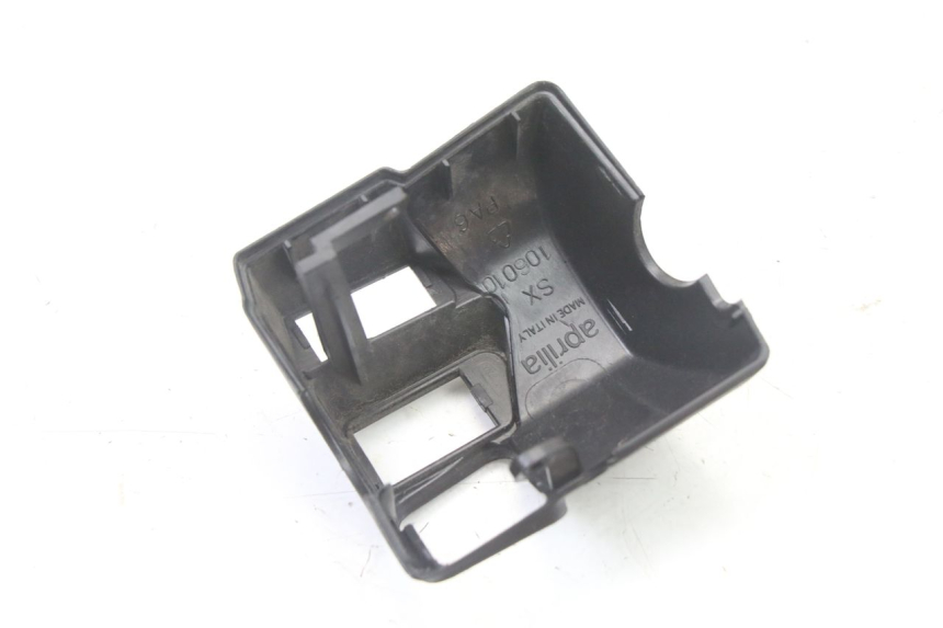 photo de TAPA MANILLAR CONMUTADOR APRILIA ATLANTIC 125 (2003 - 2009)