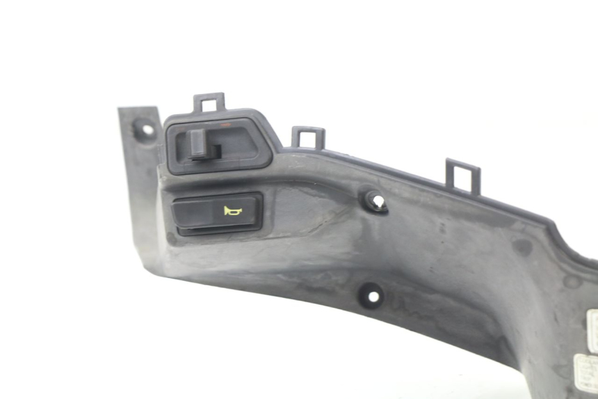 photo de TAPA MANILLAR CONMUTADOR HONDA FES PANTHEON 125 (2003 - 2007)
