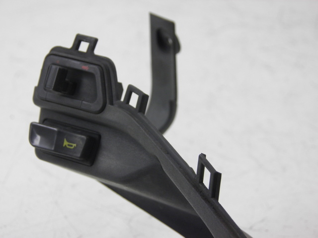 photo de TAPA MANILLAR CONMUTADOR HONDA FES PANTHEON 125 (2003 - 2007)