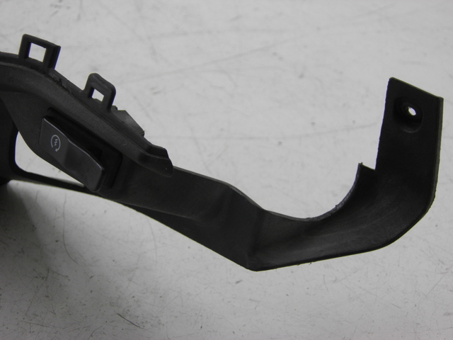 photo de TAPA MANILLAR CONMUTADOR HONDA FES PANTHEON 125 (2003 - 2007)