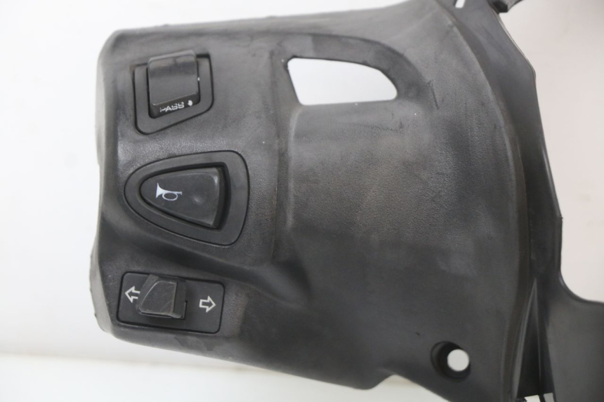 photo de TAPA MANILLAR CONMUTADOR HONDA SH ABS 125 (2012 - 2017)