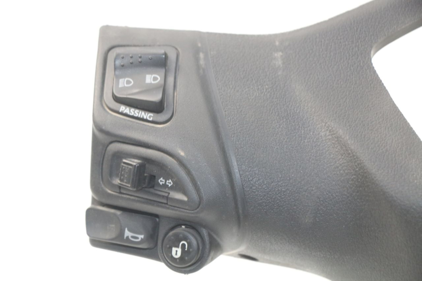 photo de TAPA MANILLAR CONMUTADOR PIAGGIO LIBERTY IGET 4T 50 (2015 - 2020)