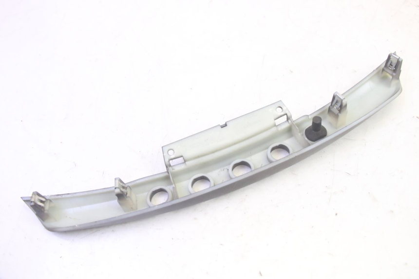 photo de TAPA MANILLAR CONMUTADOR PIAGGIO MP3 HPE 350 (2018 - 2020) - Estado de la superficie y material